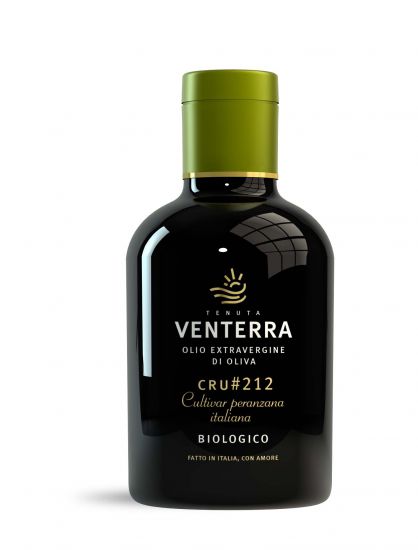 Extra natives olivenöl dressing aromatisiert mit schwarzen Trüffeln
